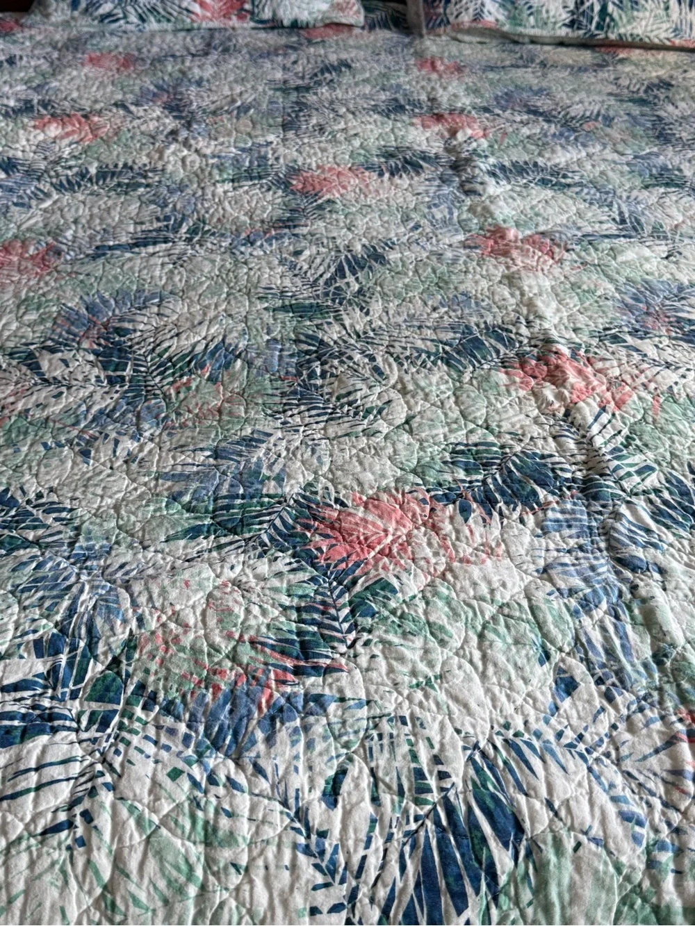 Coastal Living Queen Tropical Palm Leaf Quilt Set with 2 Standard Shams - Picture 4 of 8